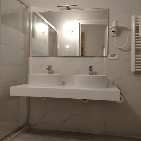 Bresciantica فندق مبيت وإفطار 3*